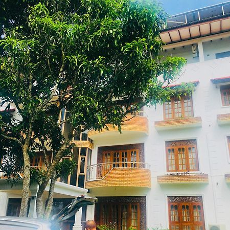 Mount House Hotel Apartment Диквела Екстериор снимка