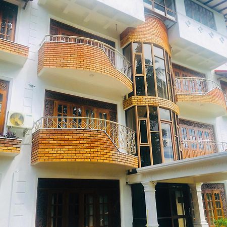 Mount House Hotel Apartment Диквела Екстериор снимка