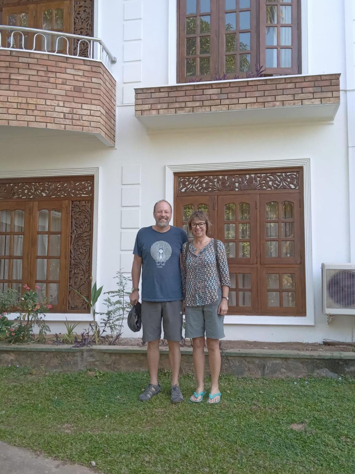 Mount House Hotel Apartment Диквела Екстериор снимка