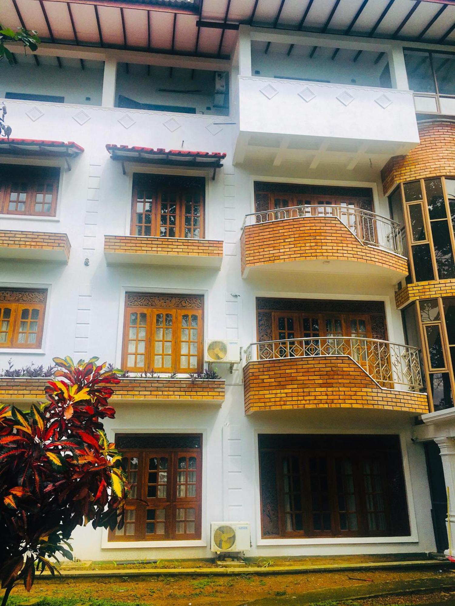 Mount House Hotel Apartment Диквела Екстериор снимка