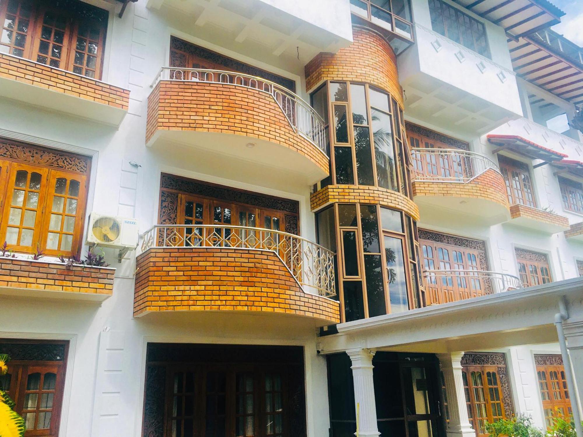 Mount House Hotel Apartment Диквела Екстериор снимка